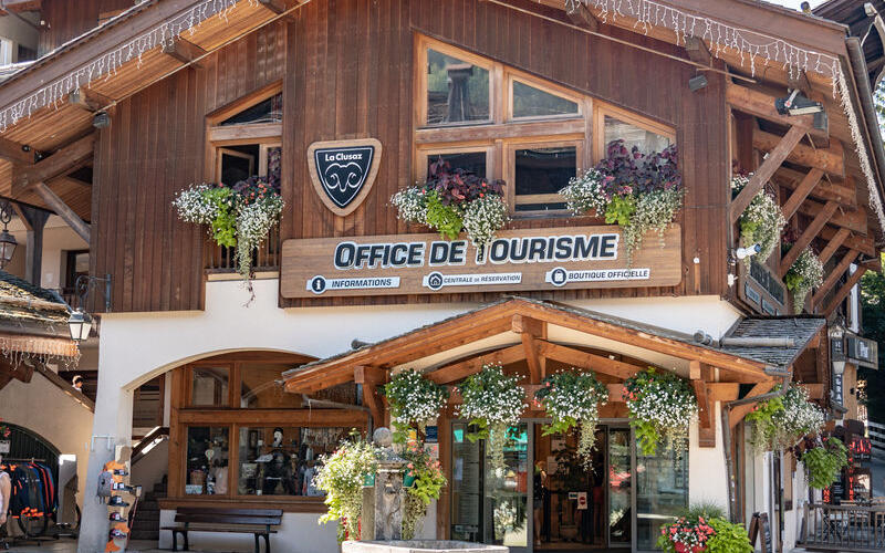 tourist office la clusaz